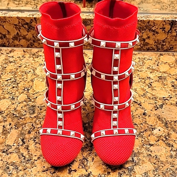 Rockstud Valentino Garavani Ankle red boots. Size EU. 37.5. Also fits 7. US. - Picture 10 of 10